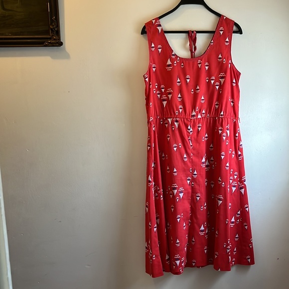Vintage red dress with sailboats size medium - Picture 2 of 2